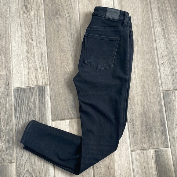 American Eagle Hi-Rise Black Jeggings - Picture 9 of 10